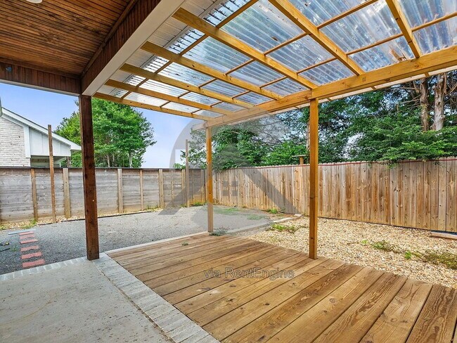 Building Photo - 1725 Rohan Cir