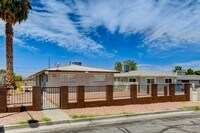 Building Photo - Duplex located in a Central Area of Las Vegas
