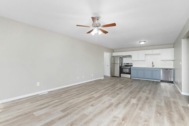 Building Photo - 7401 W 61st St