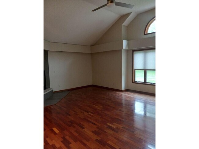 Building Photo - 8344 Parrish Ave NE