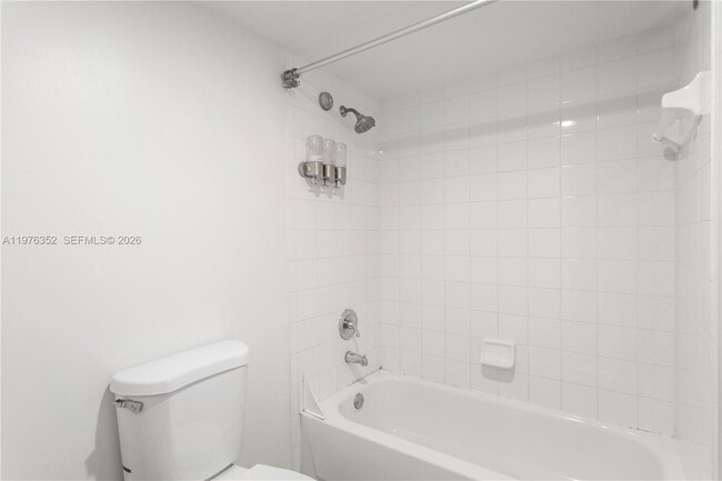 Building Photo - 19555 E Country Club Dr