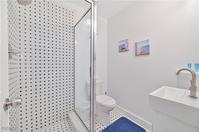 Building Photo - 2868 Sanibel Blvd