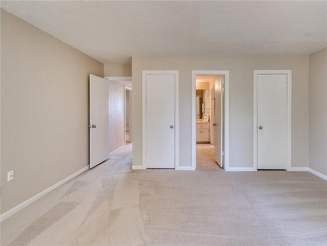 Building Photo - 1533 Glenbrook Dr