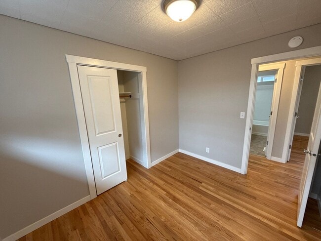 Building Photo - 2236 Hoyt St SE