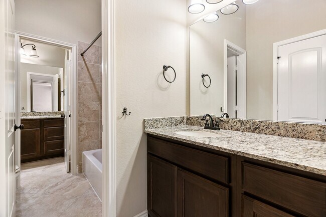 Building Photo - 138 Meadow Run Dr