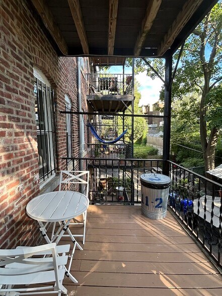 Building Photo - 11 Chilcott Pl