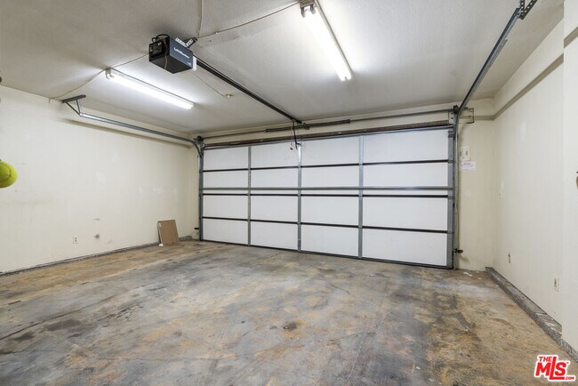 Building Photo - 3912 Girard Ave
