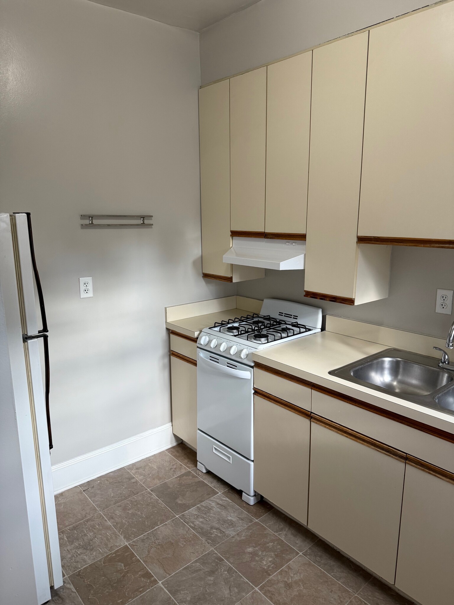Building Photo - Frances Apartments