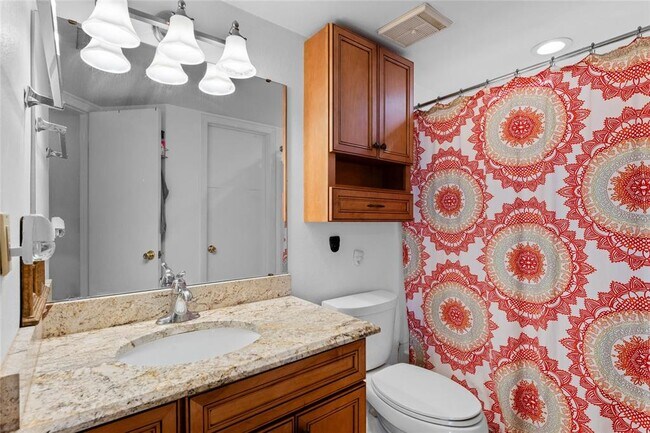 Building Photo - 633 Buoy Ln