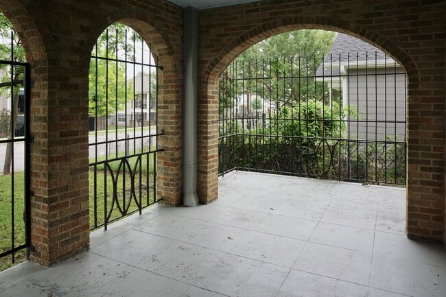 Building Photo - 1320 N 9th St