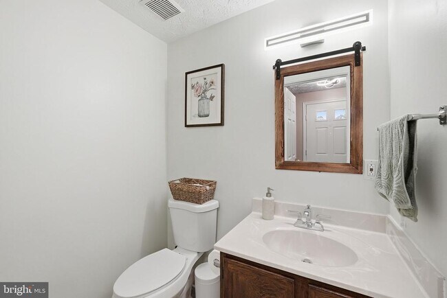 Building Photo - 9280 Pirates Cove