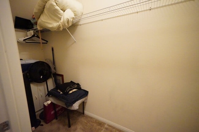 Building Photo - SHOWINGS AVAILABLE NOW