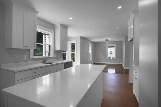 Building Photo - 99 Summer St