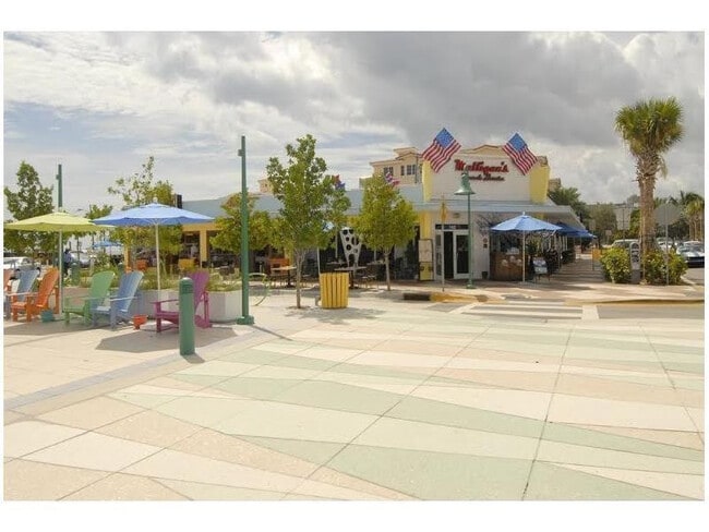 Building Photo - 4445 El Mar Dr