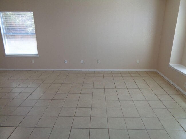 Building Photo - 3096 Tierra Bowles Dr