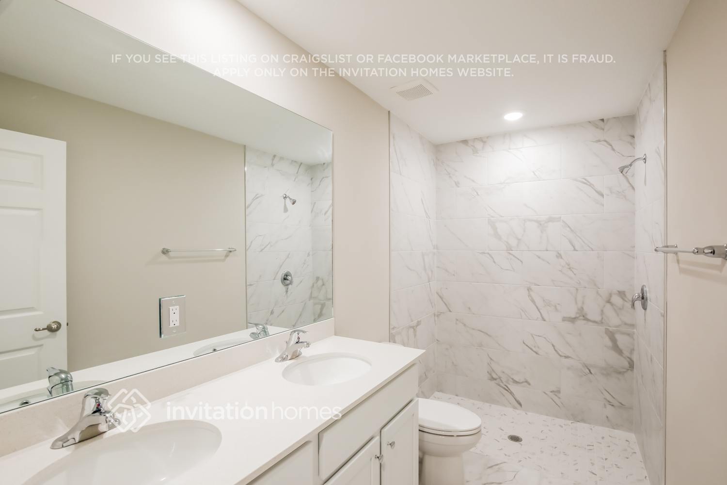 Building Photo - 1702 SW Airoso Blvd
