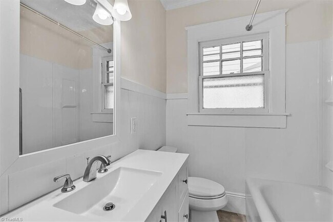 Building Photo - 213 Westover Terrace