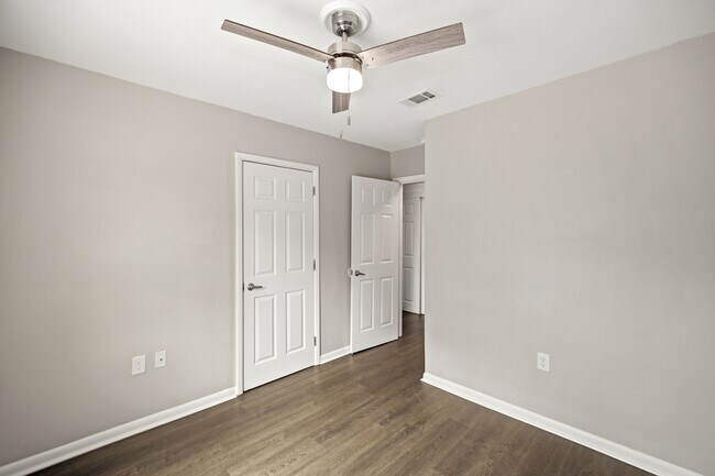 Building Photo - 200 Spencer Dr