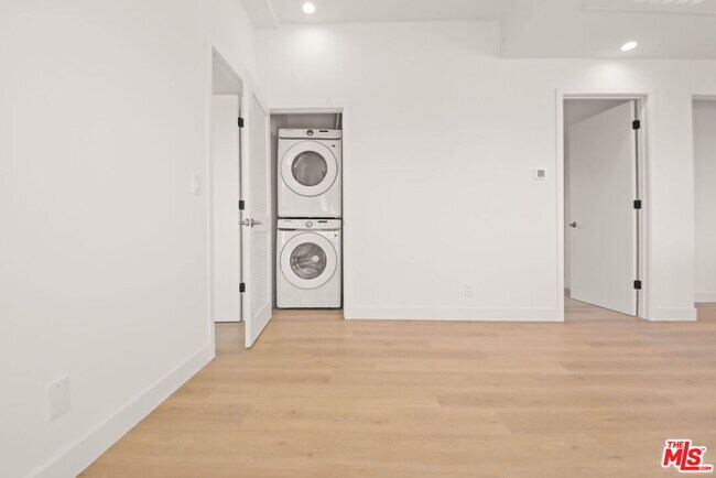 Building Photo - 2671 Benedict St