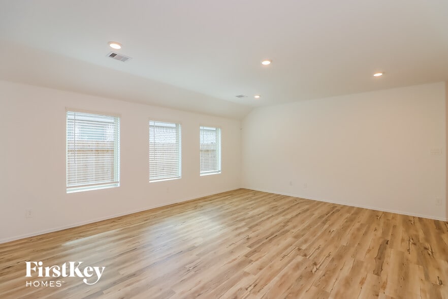 Building Photo - 22092 Juniper Crossing Dr