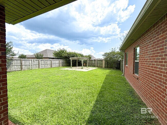 Building Photo - 24119 Weatherbee Park Dr