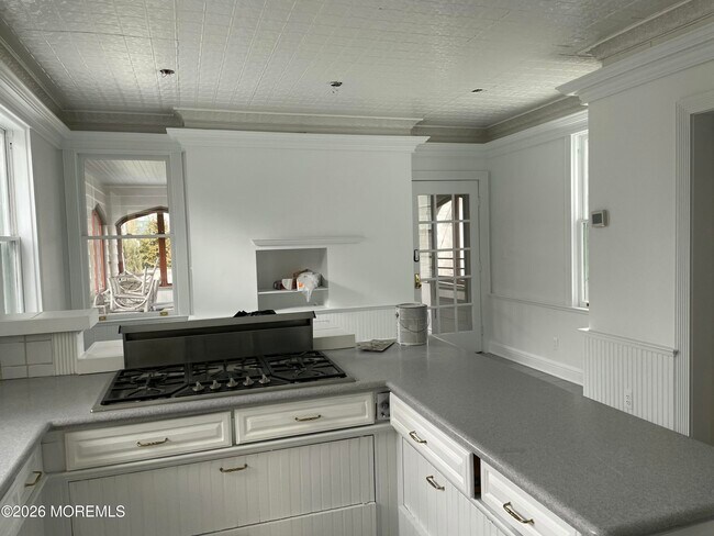 Building Photo - 211 Cedar Ave