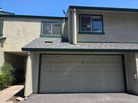 Building Photo - 3 bedroom condo w/2 car garage!