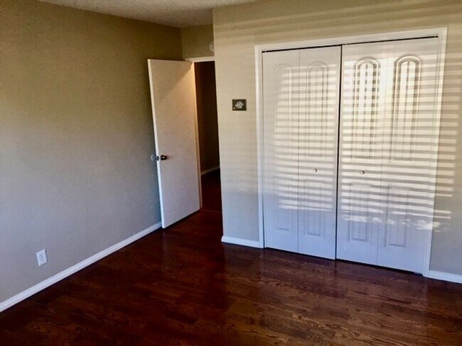 Building Photo - 4 Bedroom 3 bath Home In Rolando Village