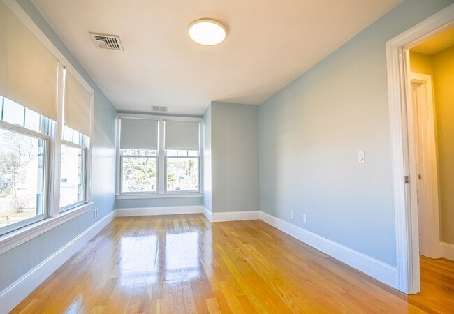 Building Photo - 429 Gallivan Blvd