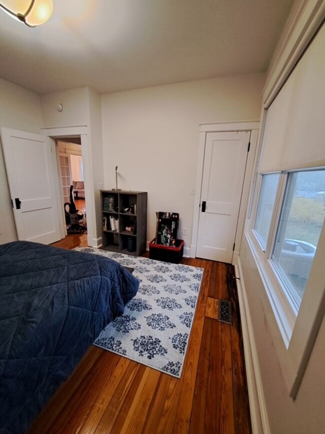 Building Photo - Fully Remodeled Home