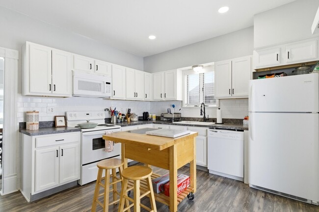 Building Photo - 1374 Ida Ave