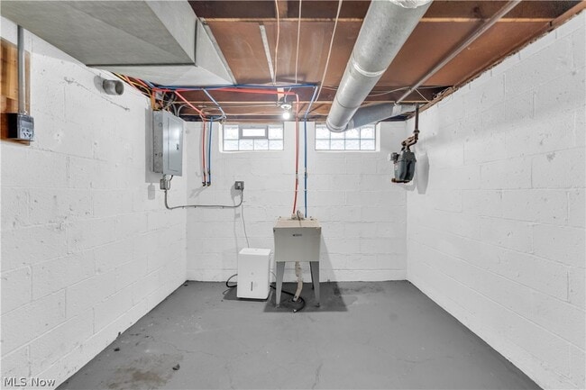 Building Photo - 16705 Glendale Ave