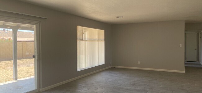 Building Photo - 2024 N 81st Pl