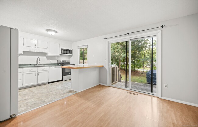 Building Photo - 45 Conestoga Way