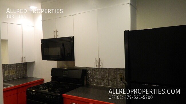 Building Photo - 621 N Leverett Ave