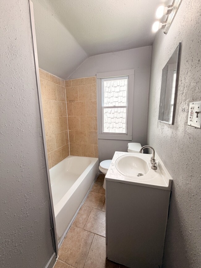 Building Photo - 13225 Santa Rosa Dr