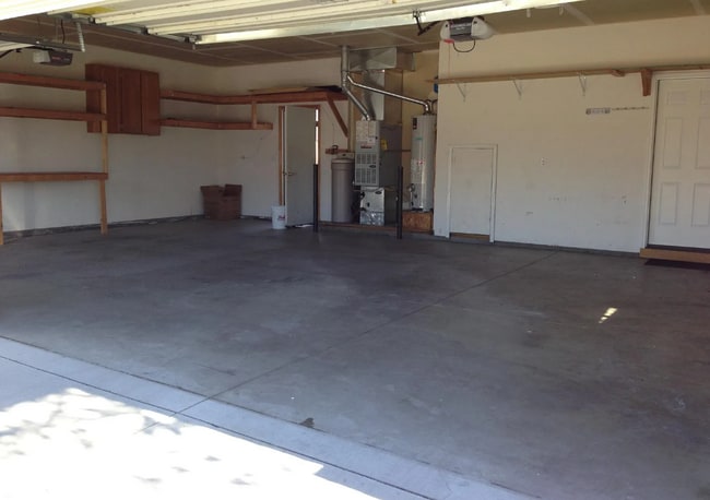 Building Photo - 2244 Hickory Wy N