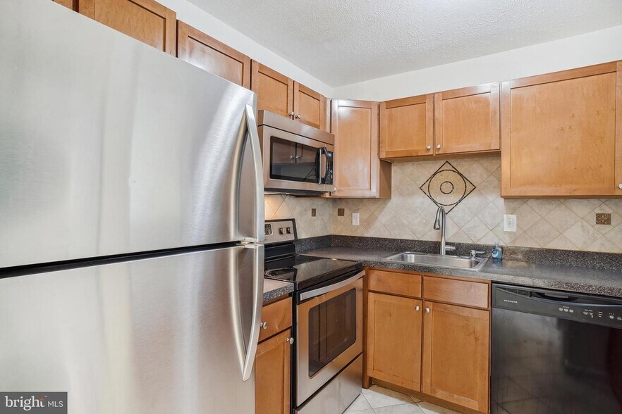 Building Photo - 11444 Herefordshire Way