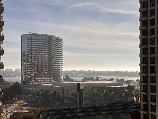 Building Photo - 654 Front St