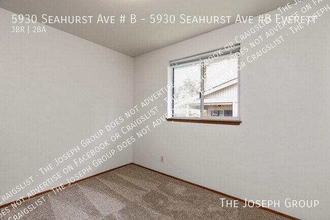 Building Photo - 5930 Seahurst Ave