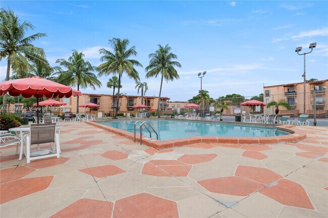 Building Photo - 7241 Miami Lakes Dr