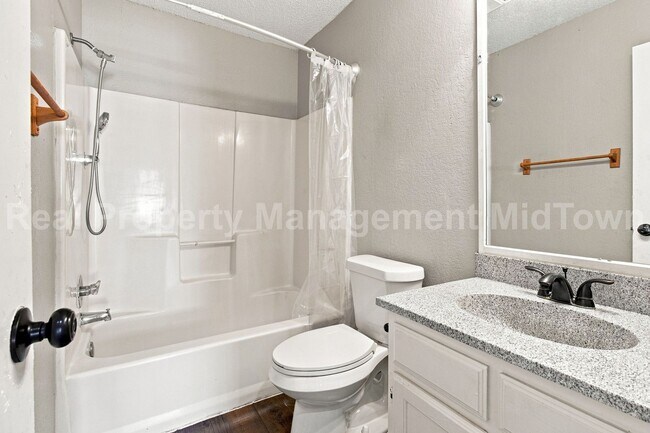 Building Photo - 2427 Indigo Ln