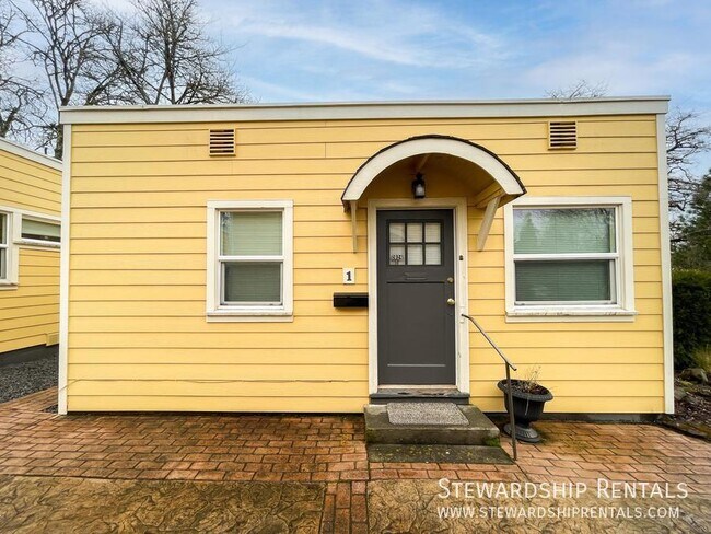 Primary Photo - 2024 Emerald St