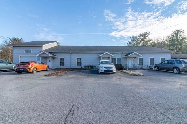 Building Photo - Sinking Creek Apartments