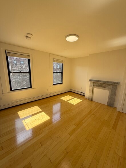 Building Photo - 4 Milford St