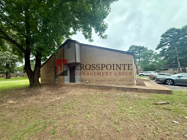 Building Photo - Available! 2 Bedroom 1 Bath Duplex in Longview!