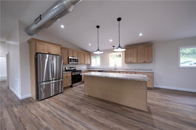 Building Photo - 1165 Kings Ln