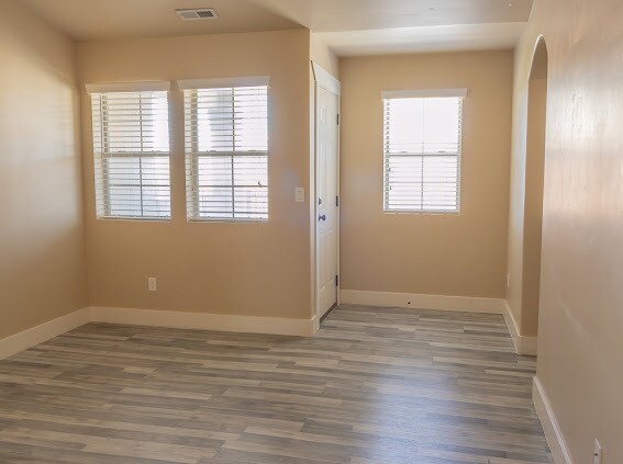 Building Photo - 1532 N Venetian Way