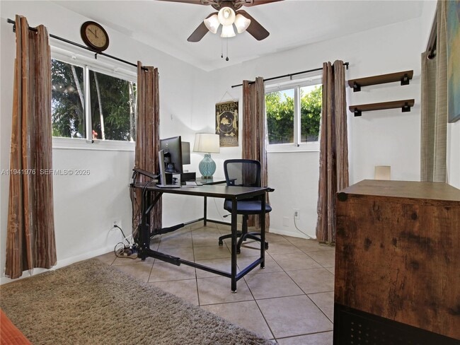 Building Photo - 1561 NE 47th St