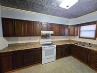 Building Photo - 2-bedroom Bungalow with Spacious Kitchen, Large Covered Porch and Large Garage